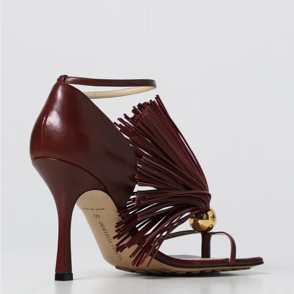 Bottega Veneta Decorative Tassel Lunge Nappa Sandals in Burgandy - Picture 6 of 7